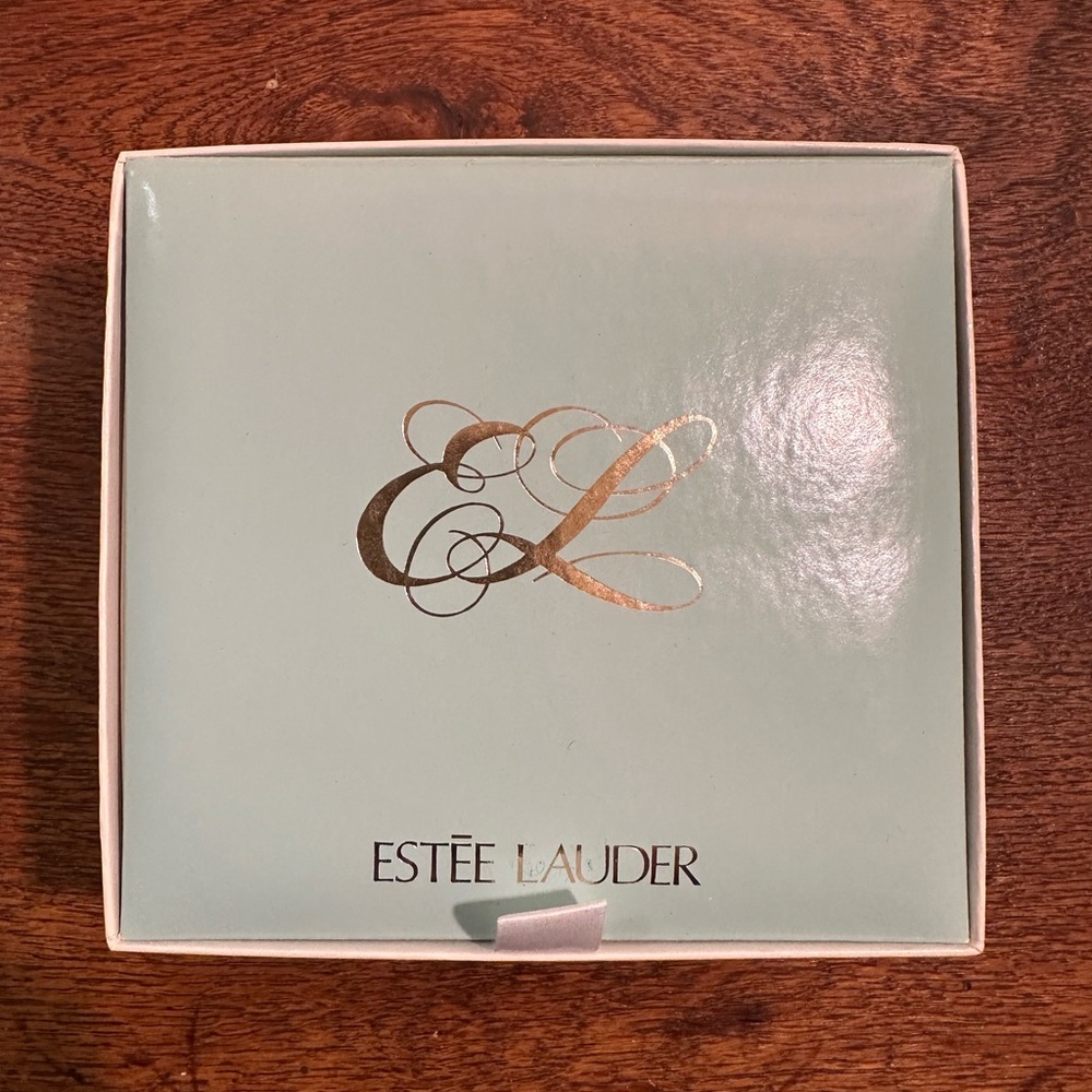 Estee Lauder Youth-Dew Dusting Powder - Picture 2 of 6